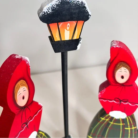Vintage Christmas Caroling Wooden Victorian Style Figurine Handcrafted Painted - Picture 4 of 10